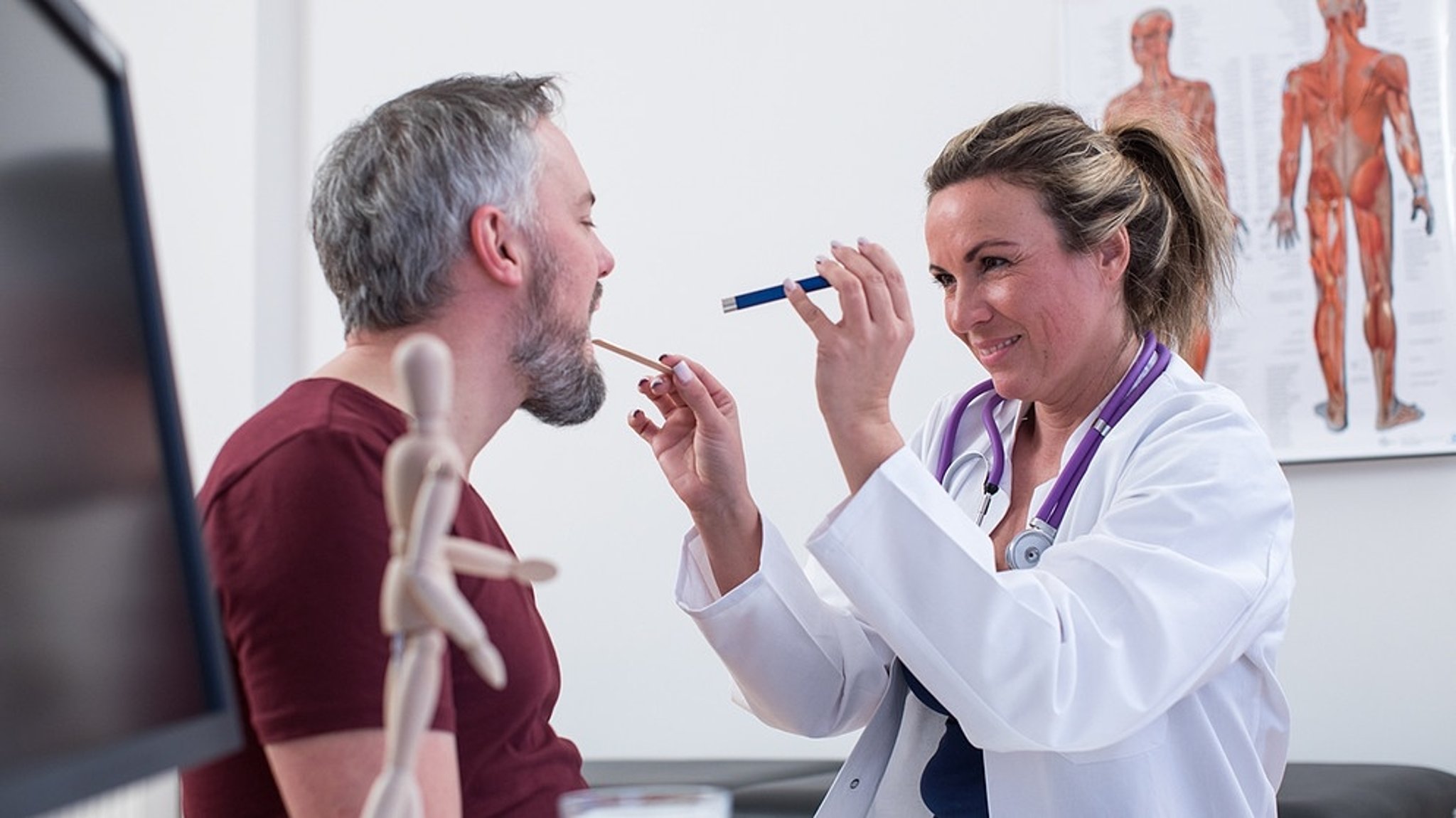 Regelmäßige Check-ups: Früherkennung: Wann sollte ich zum Hausarzt?