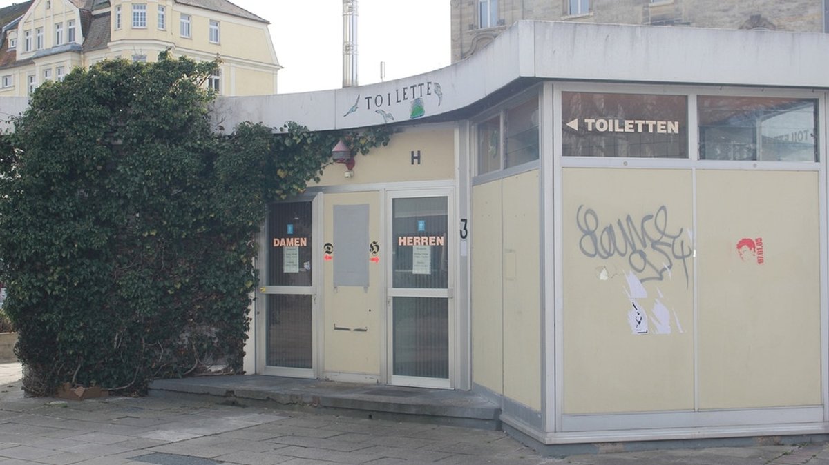 Auf dem Weg zum stillen Örtchen : Die Geschichte der öffentlichen Toiletten in Bayreuth