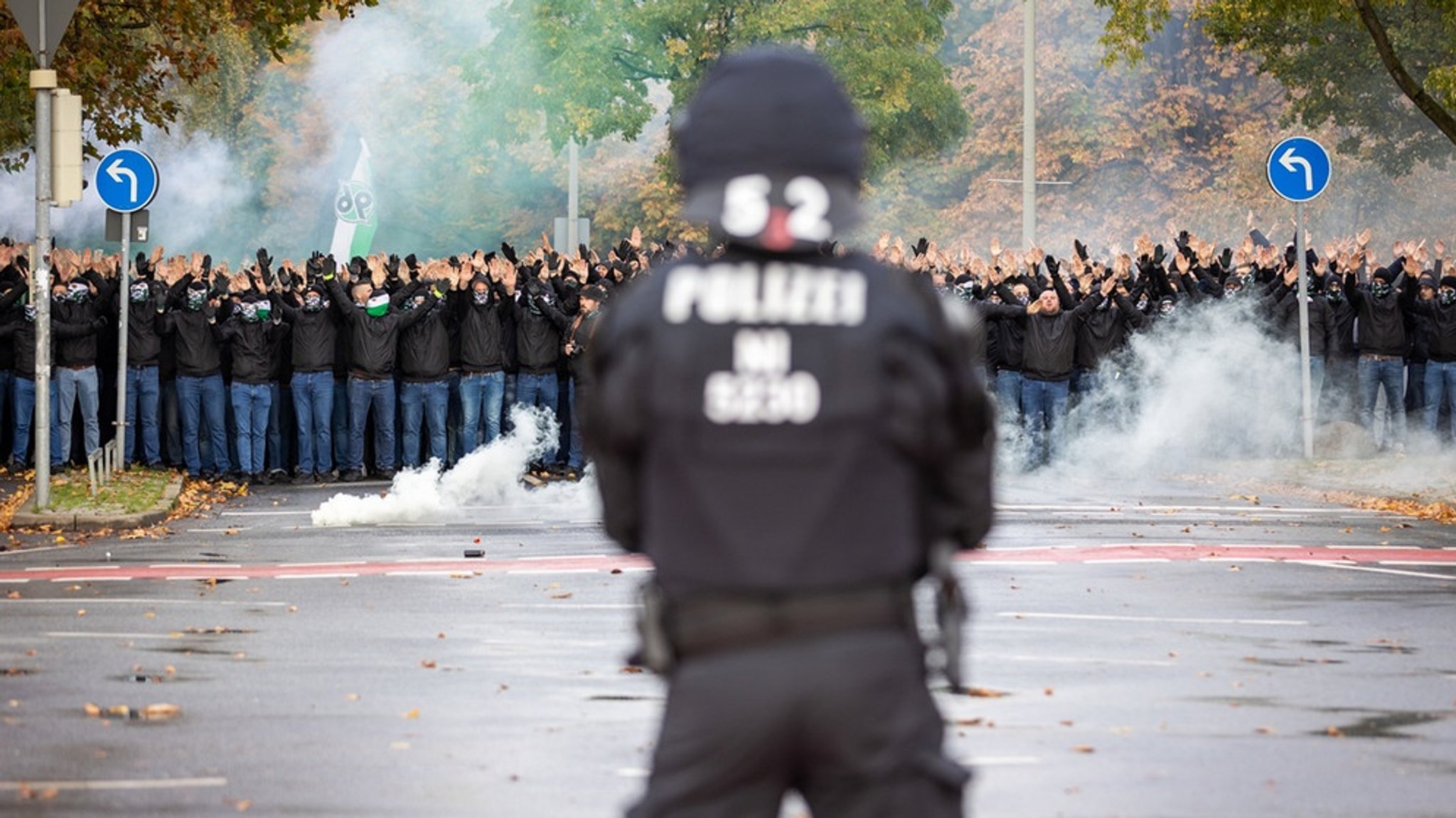 Fußballvereine müssen Polizeikosten zahlen: Was halten Sie davon?