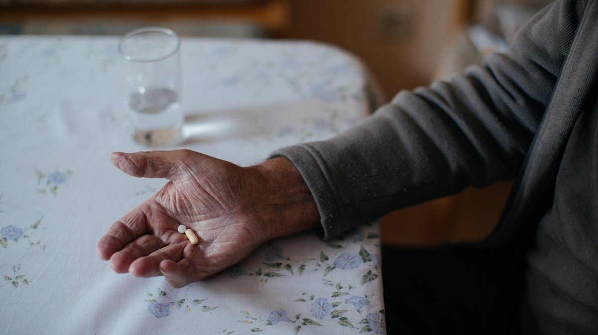 Risiken und Nebenwirkungen: Medikamente im Alter