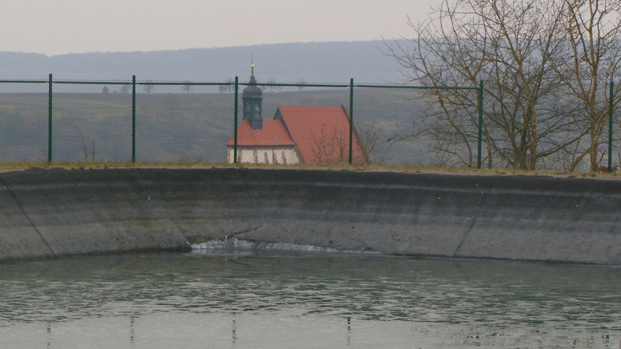 Fränkische Trockenplatte: Was Bauern und Winzer tun, wenn Regen fehlt