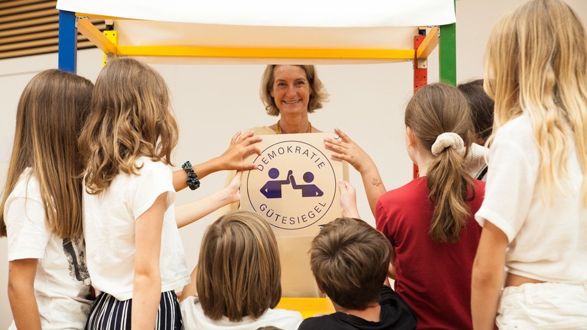Nie zu früh für Demokratie: Wie Grundschüler an der Grundschule in Pullach zu überzeugten Demokraten werden