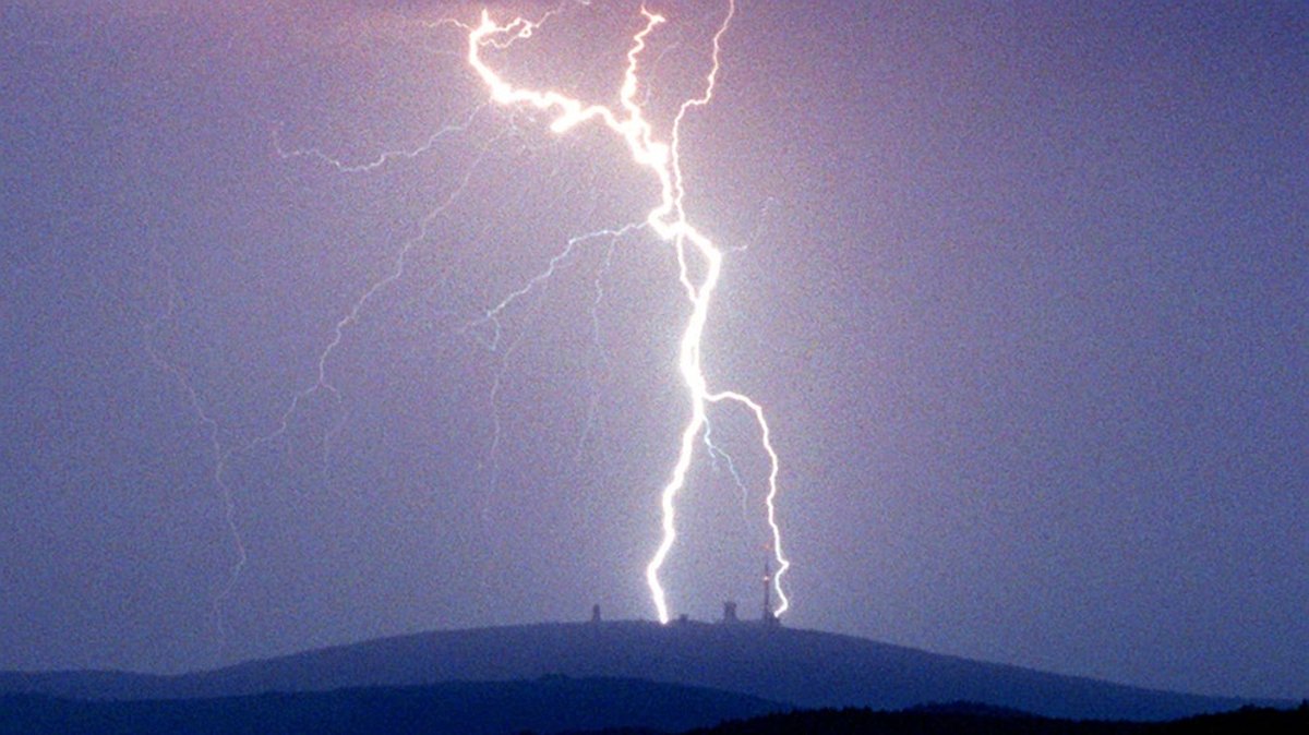 Gewitter: Wieso schlägt der Blitz immer in die höchste Stelle ein?